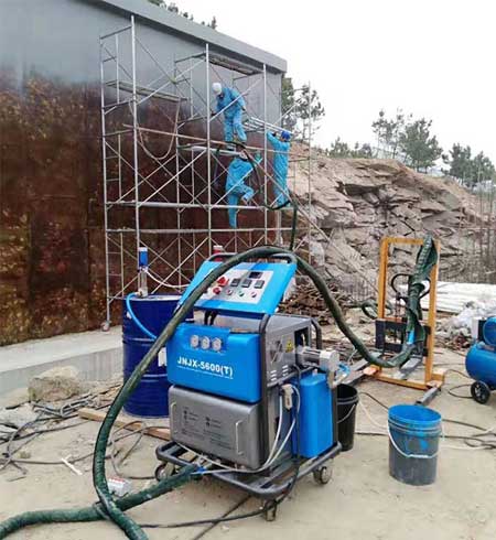 便攜式聚脲噴涂(圖1) H5600T便攜式聚脲噴涂專(zhuān)業(yè)的小型聚脲噴涂機(jī)